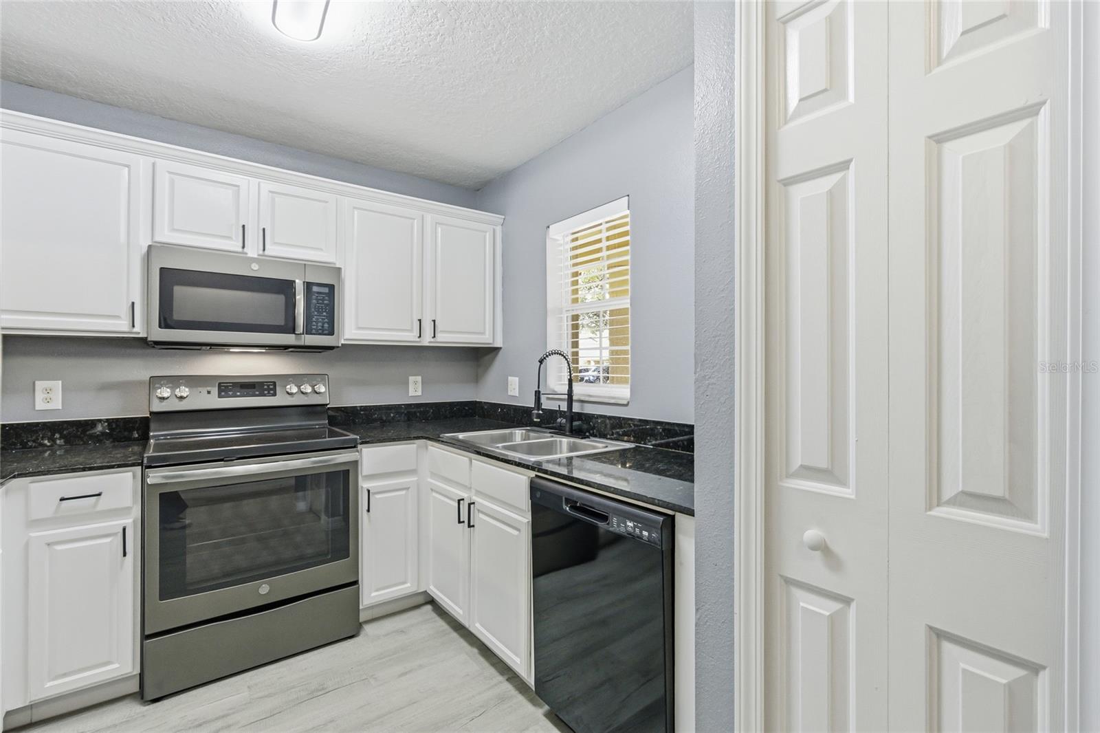 Image 5 of 34 For 208 Dragons Fire Place