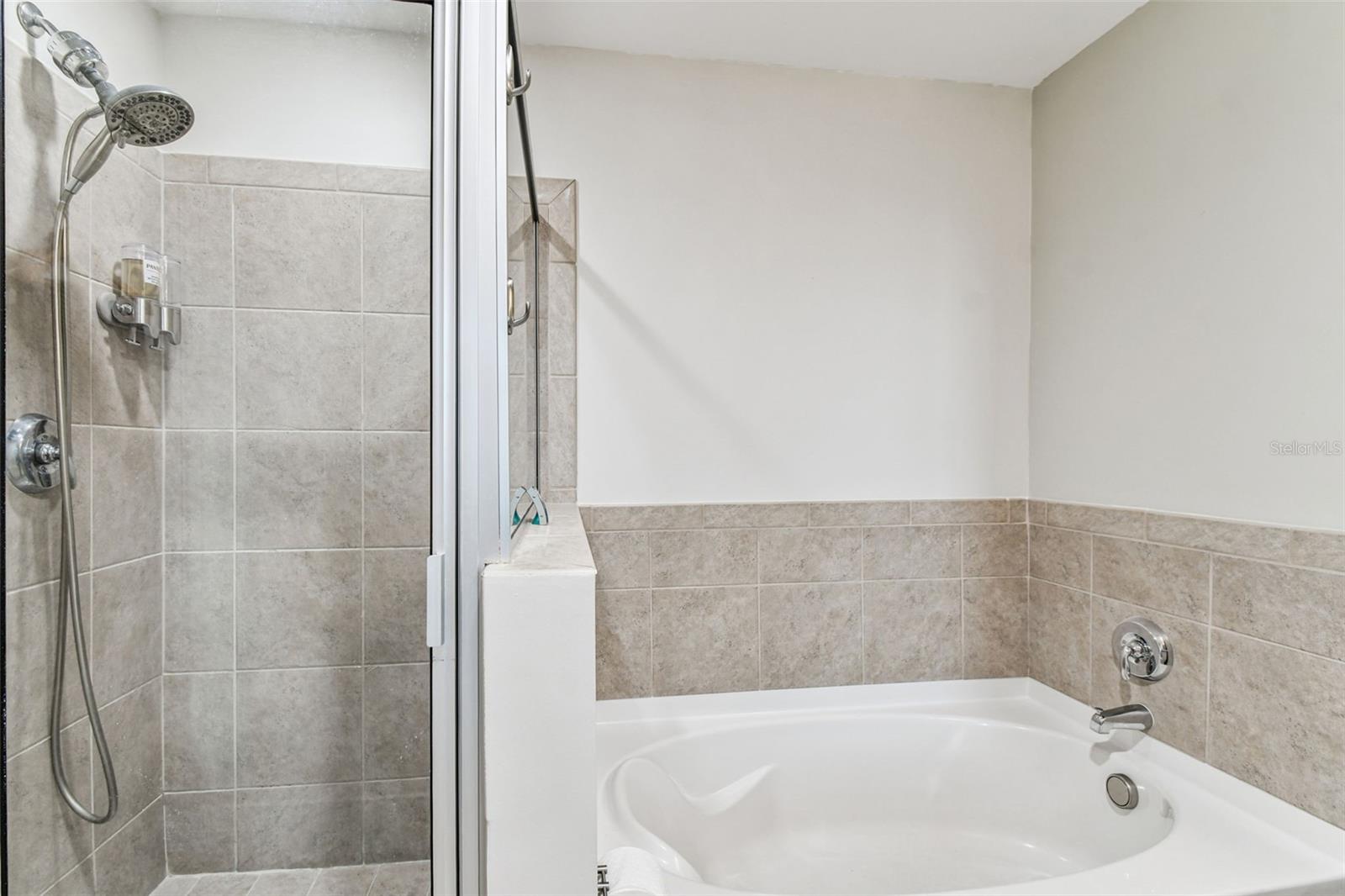 Image 17 of 46 For 777 Ashley Drive 3208