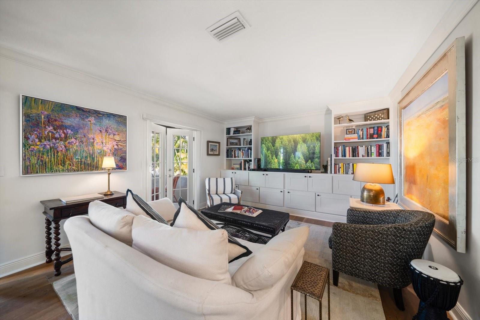 Image 12 of 43 For 409 Erie Avenue