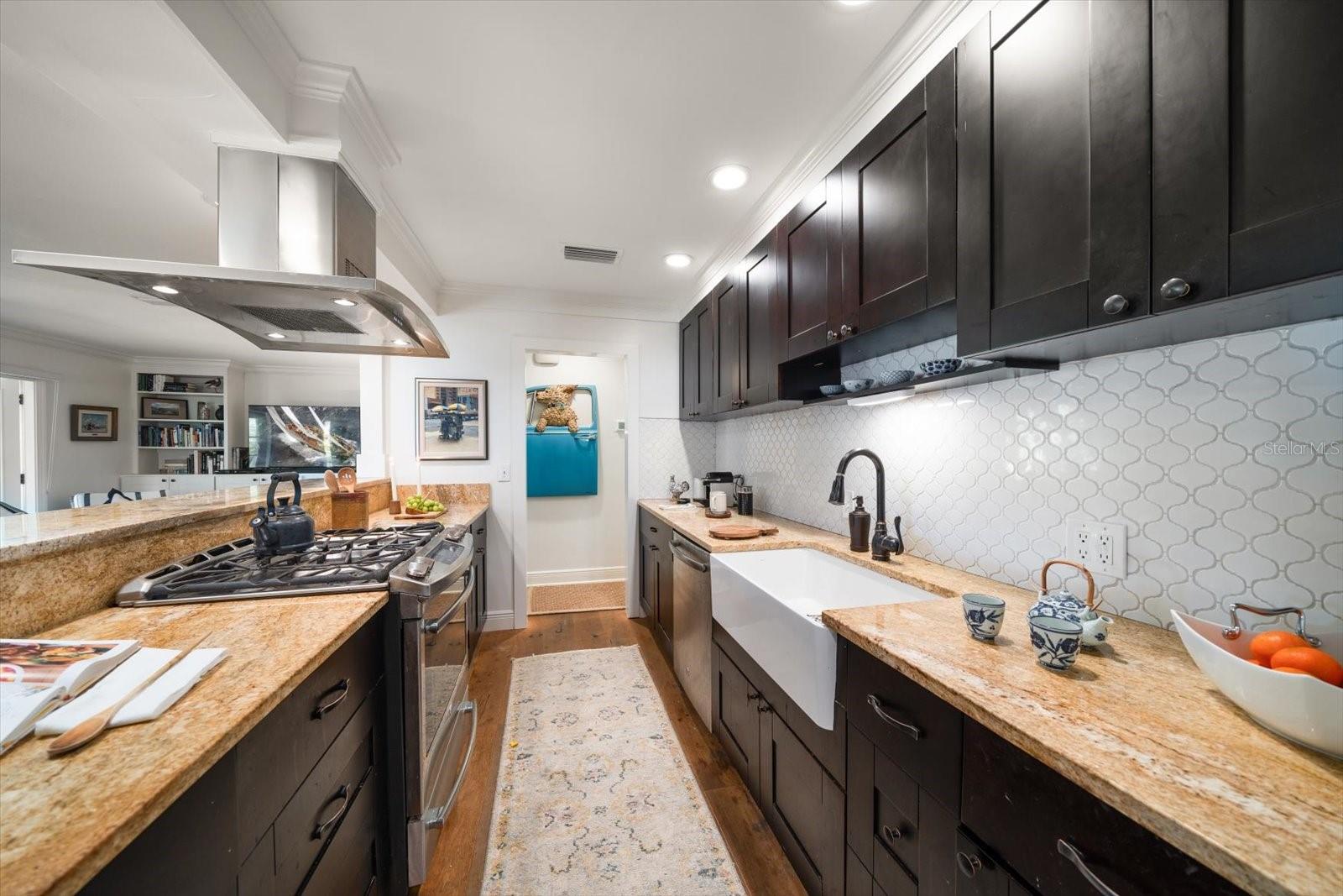 Image 15 of 43 For 409 Erie Avenue