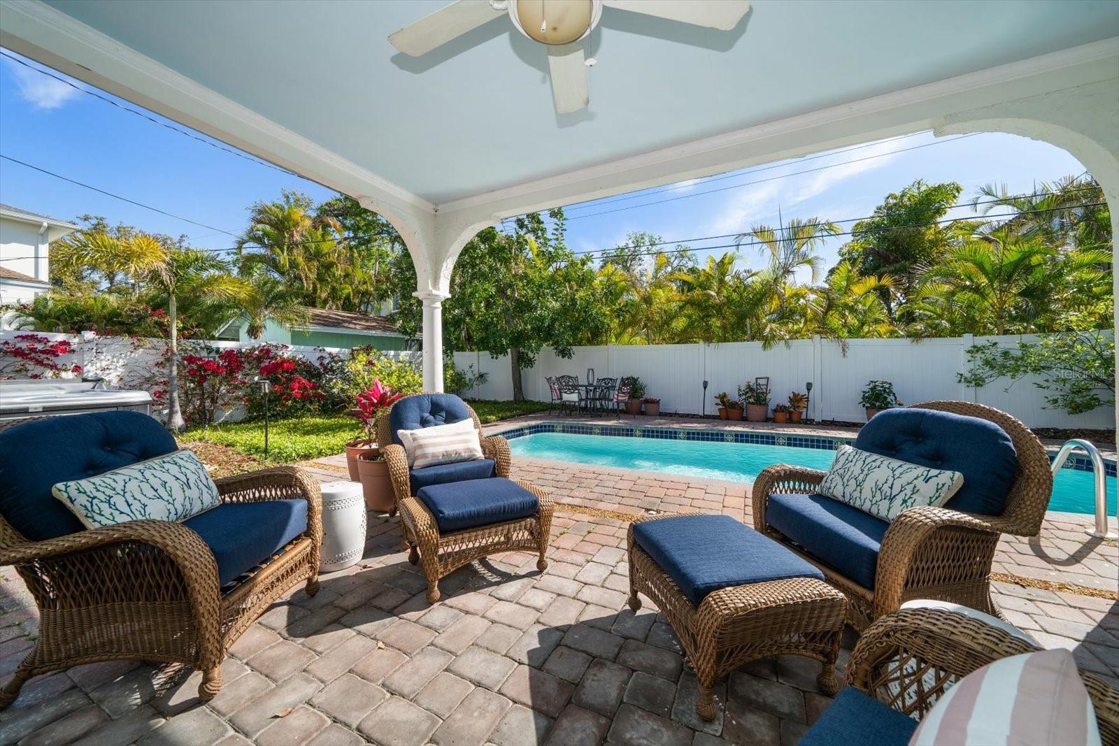 Image 29 of 43 For 409 Erie Avenue