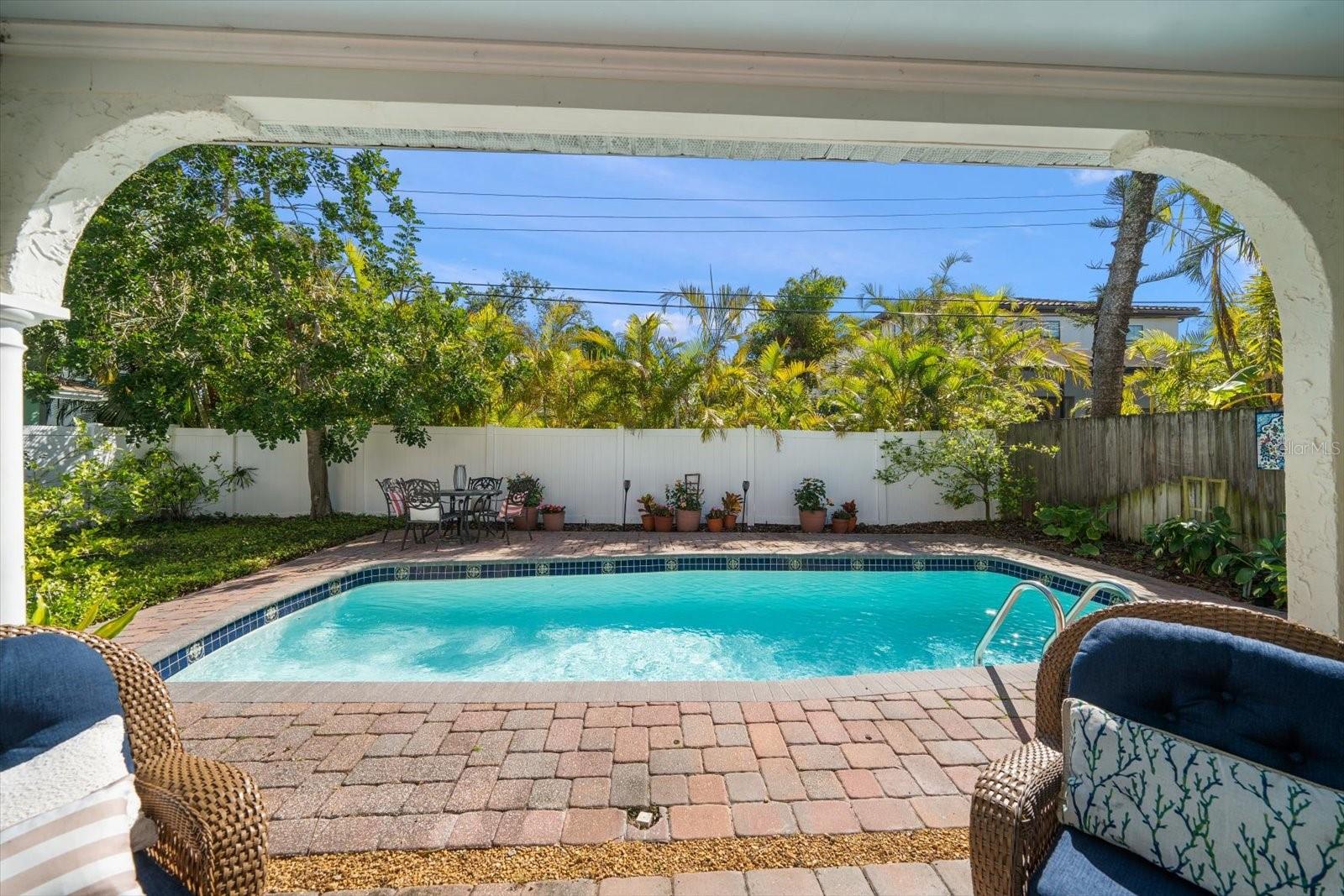 Image 30 of 43 For 409 Erie Avenue