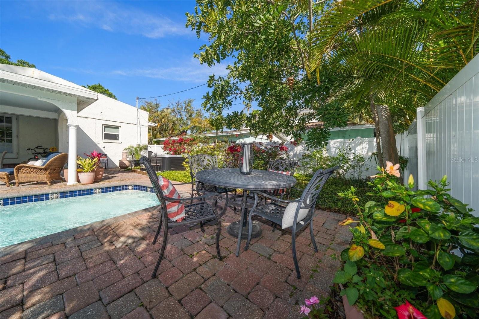 Image 38 of 43 For 409 Erie Avenue