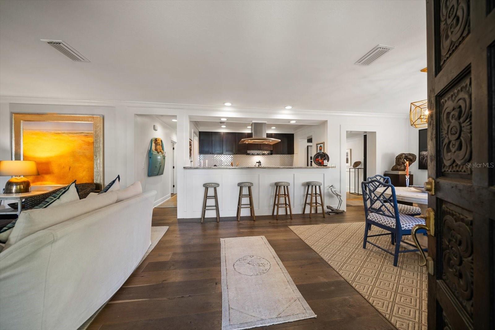 Image 6 of 43 For 409 Erie Avenue