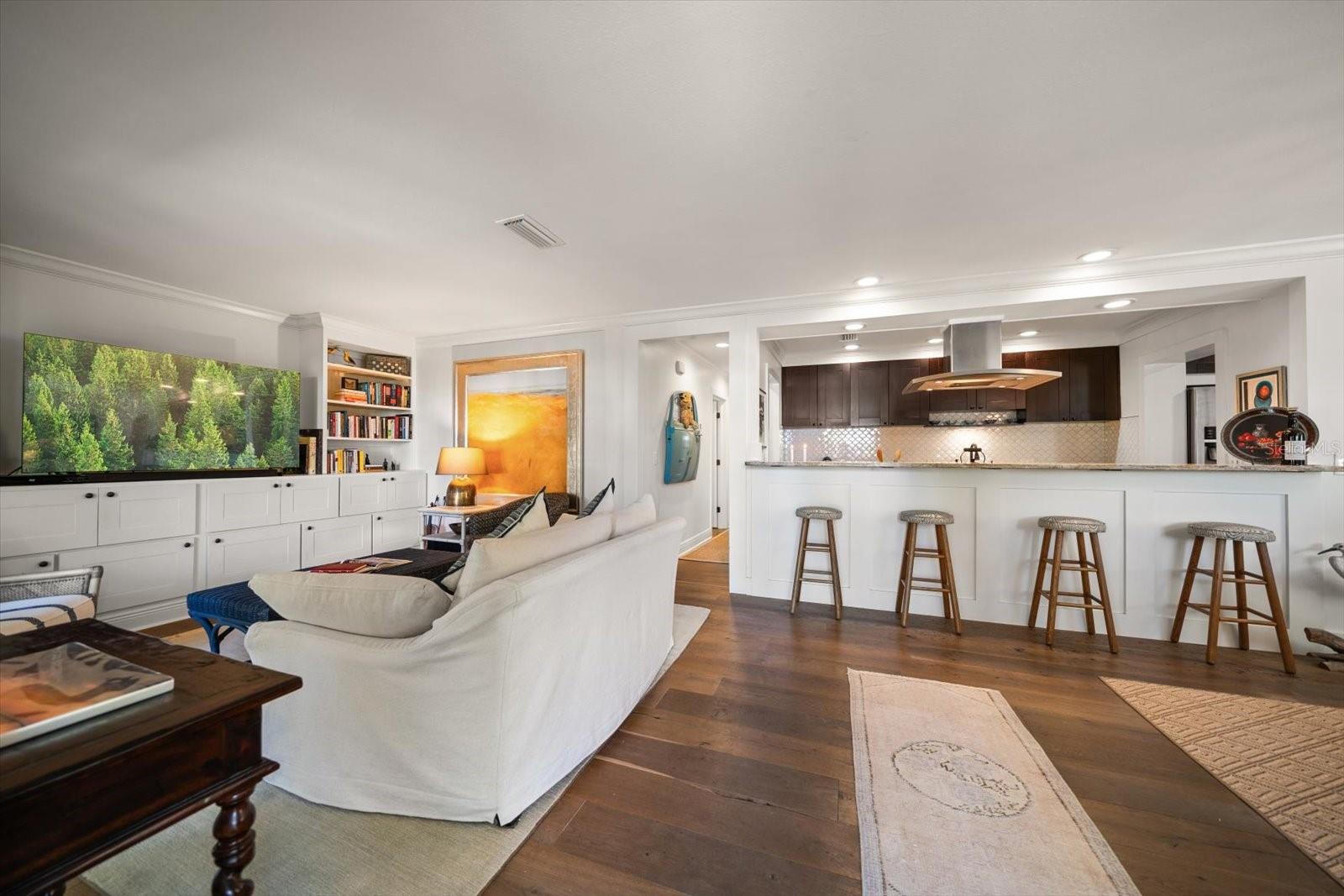 Image 7 of 43 For 409 Erie Avenue