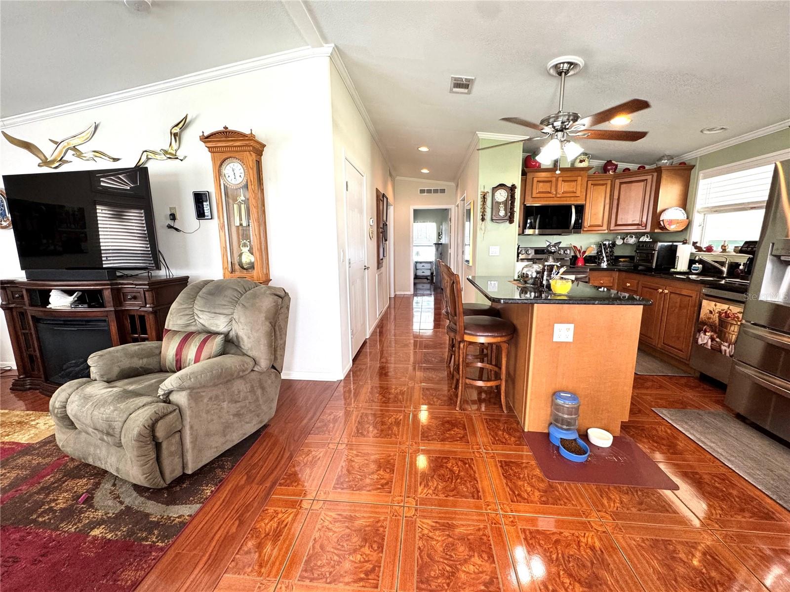 Image 10 of 36 For 420 49th Street E 153