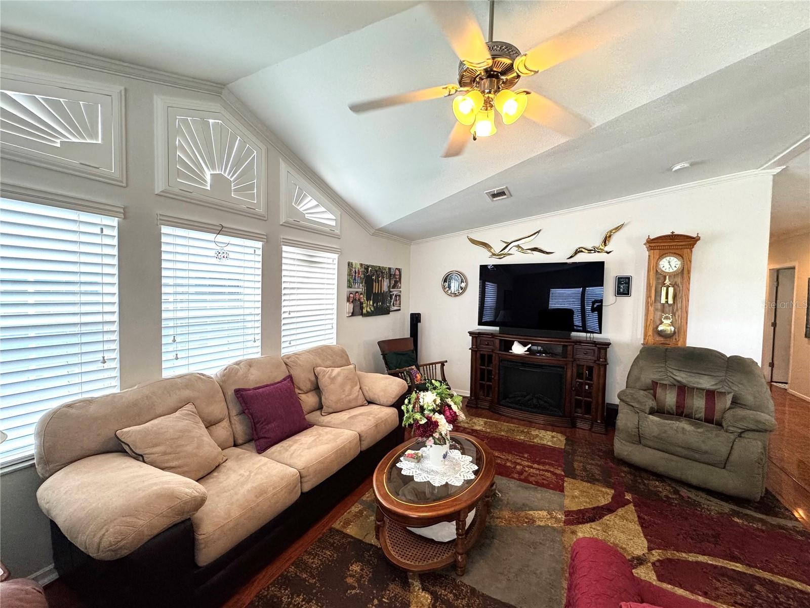 Image 13 of 36 For 420 49th Street E 153