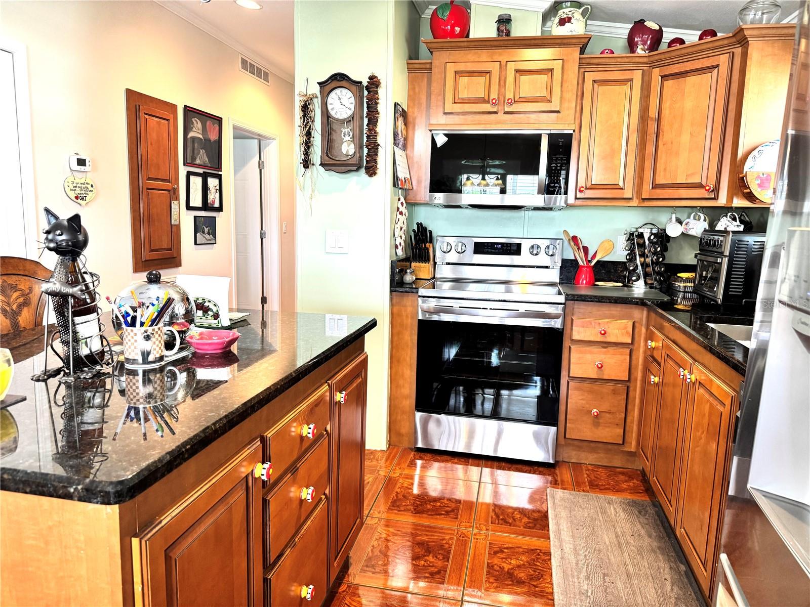 Image 3 of 36 For 420 49th Street E 153