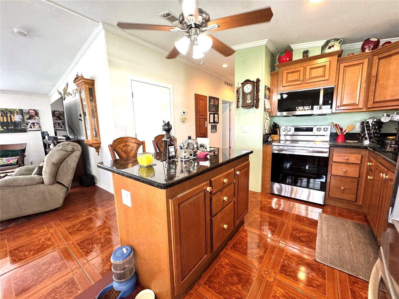 Image 8 of 36 For 420 49th Street E 153