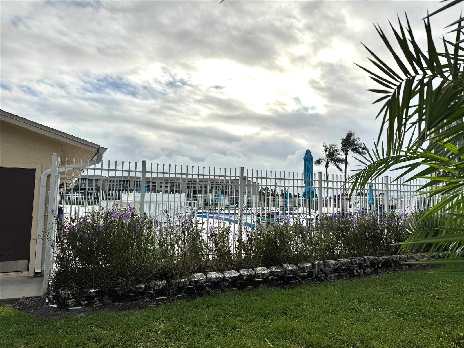 Image 29 of 37 For 3650 Lake Bayshore Drive K-316