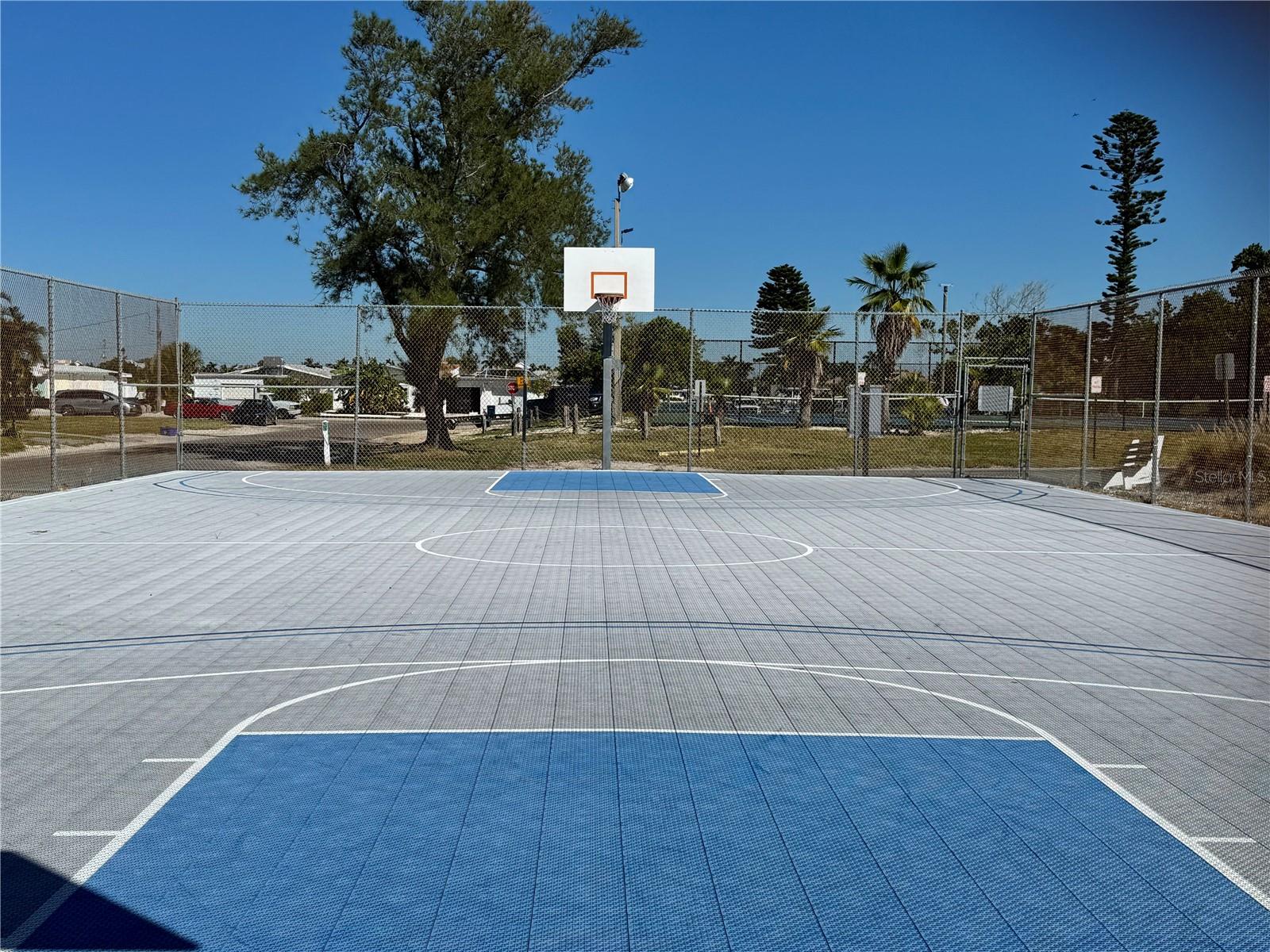 Image 28 of 37 For 6400 Flotilla Drive 15