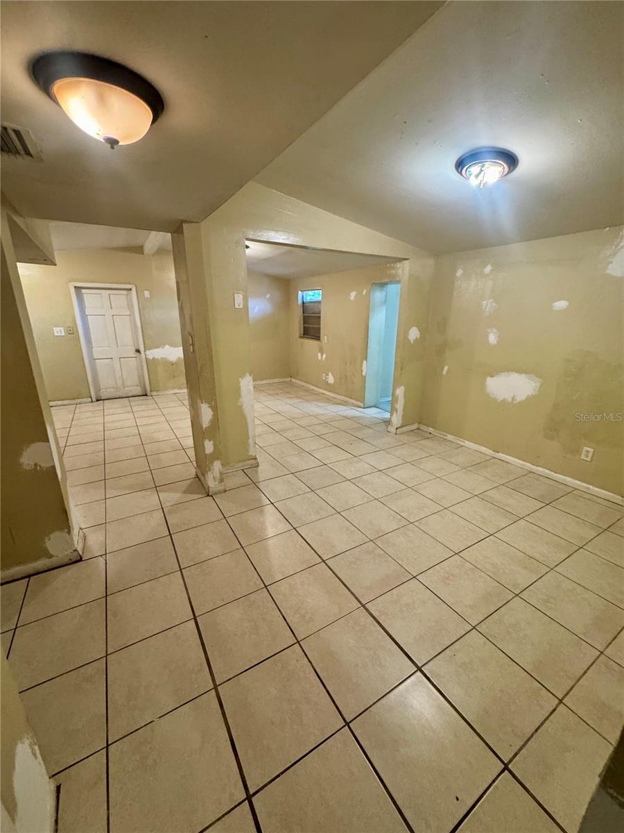 Image 10 of 32 For 7204 Cayuga Street