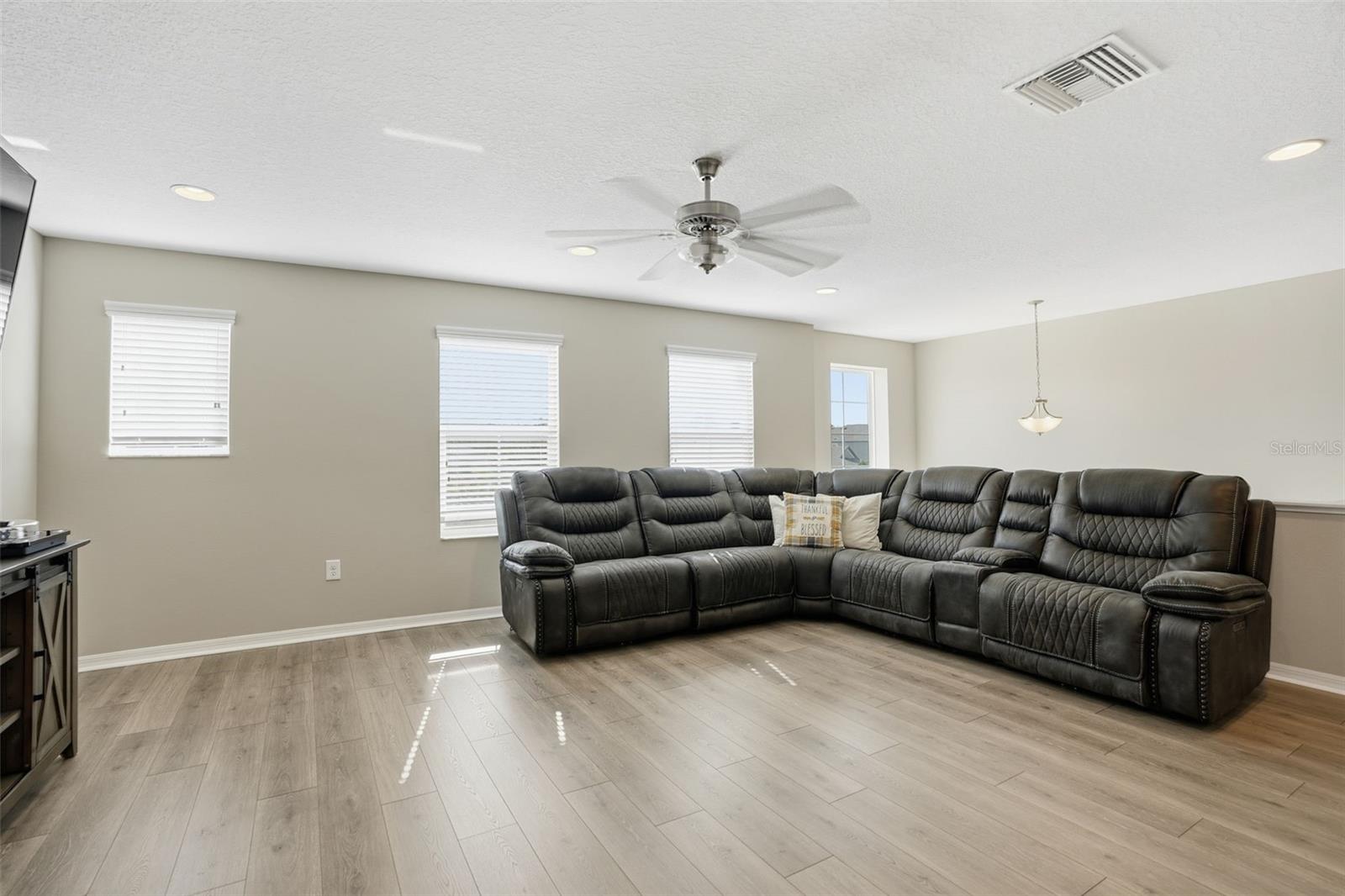 Listing photo id 24 for 18313 Porfirio Place