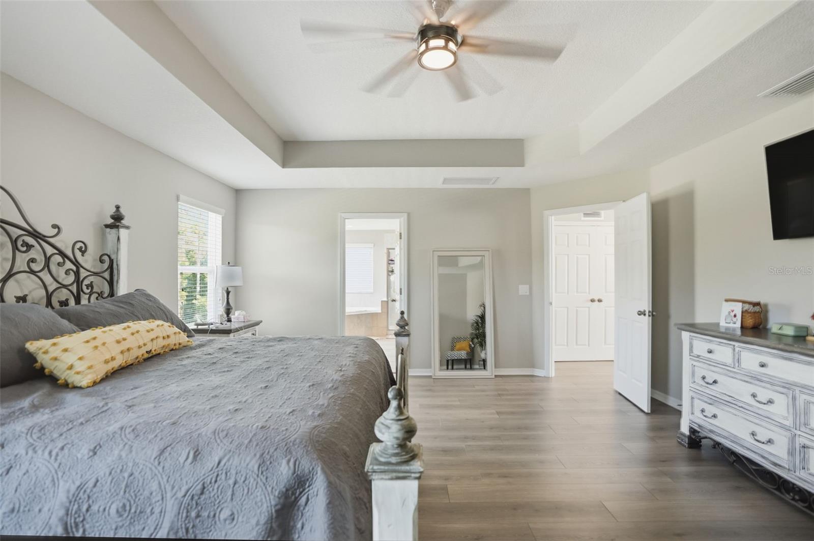 Listing photo id 27 for 18313 Porfirio Place