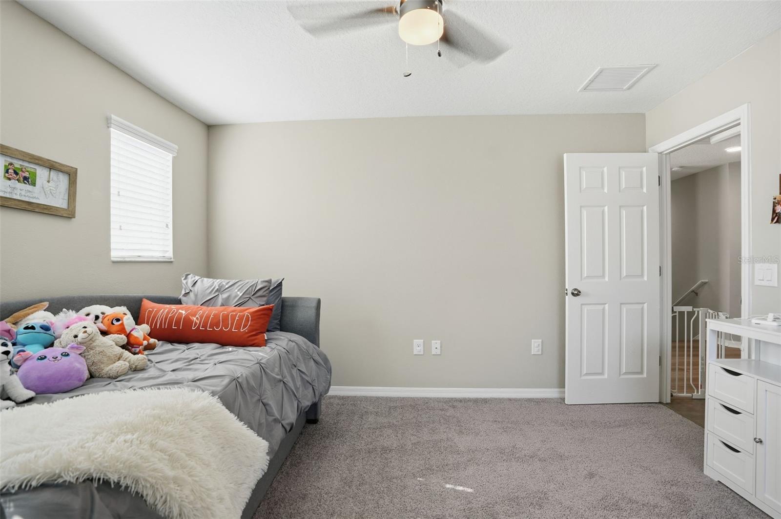 Listing photo id 33 for 18313 Porfirio Place