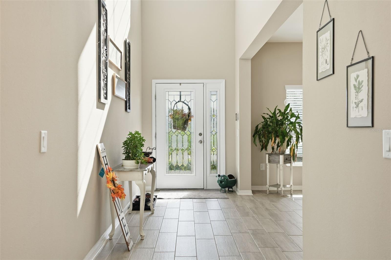 Listing photo id 4 for 18313 Porfirio Place