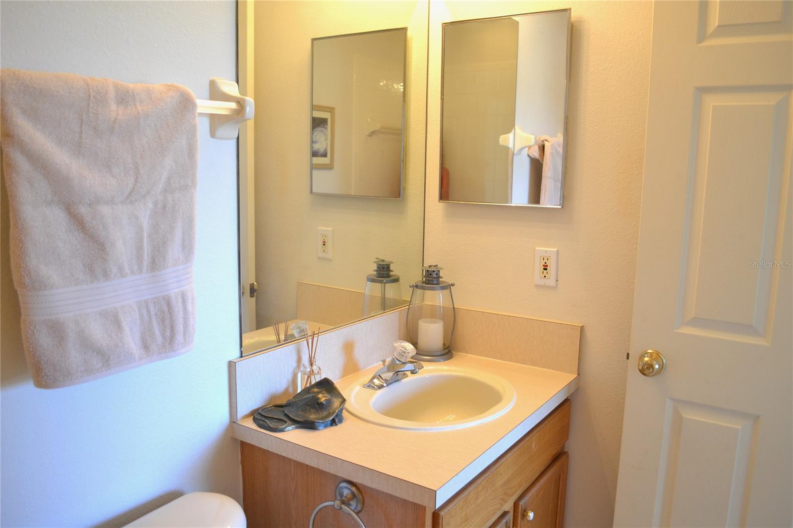 Image 33 of 68 For 11135 Kapok Grand Circle