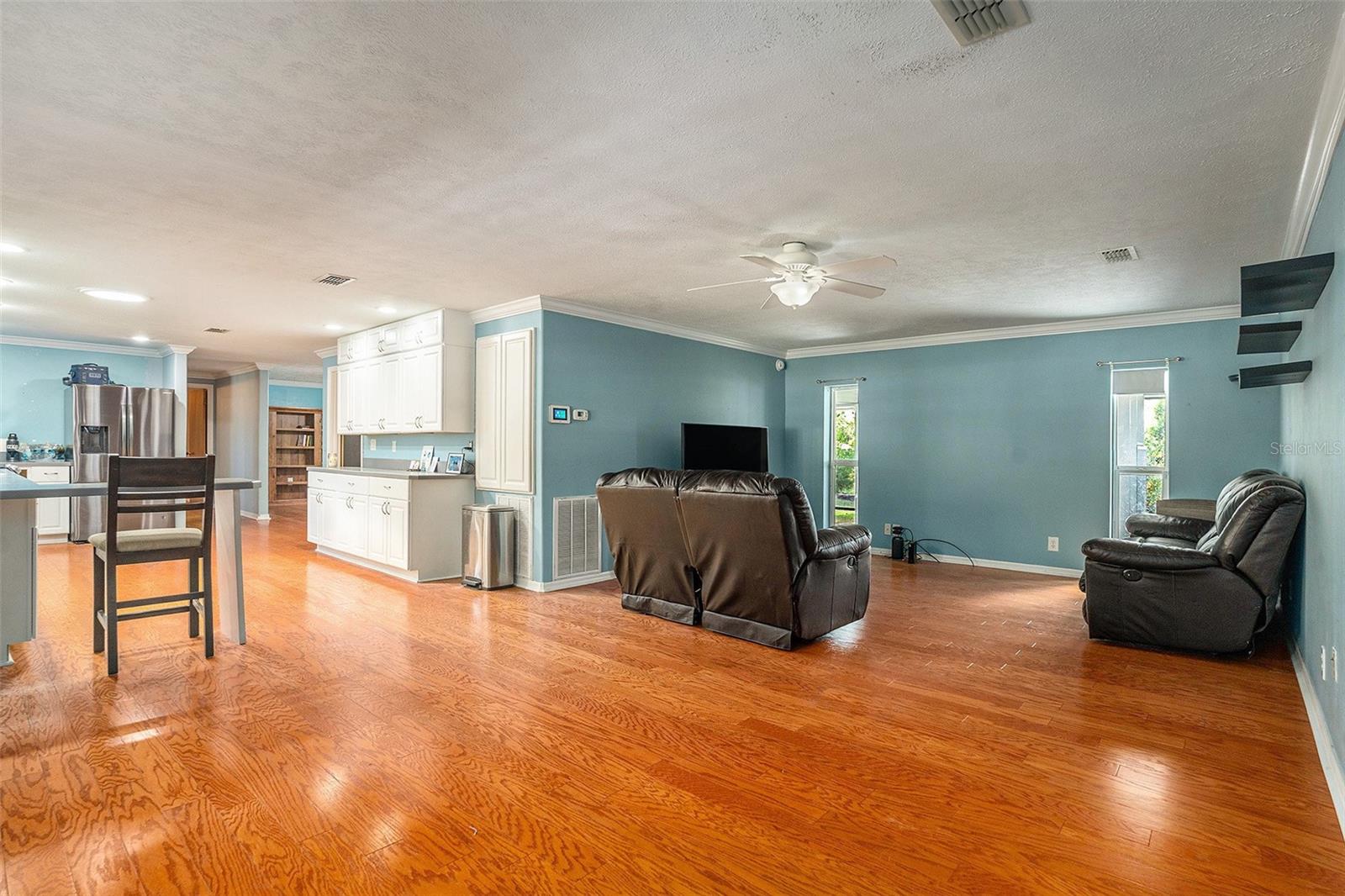 Image 10 of 30 For 9738 Ray Street