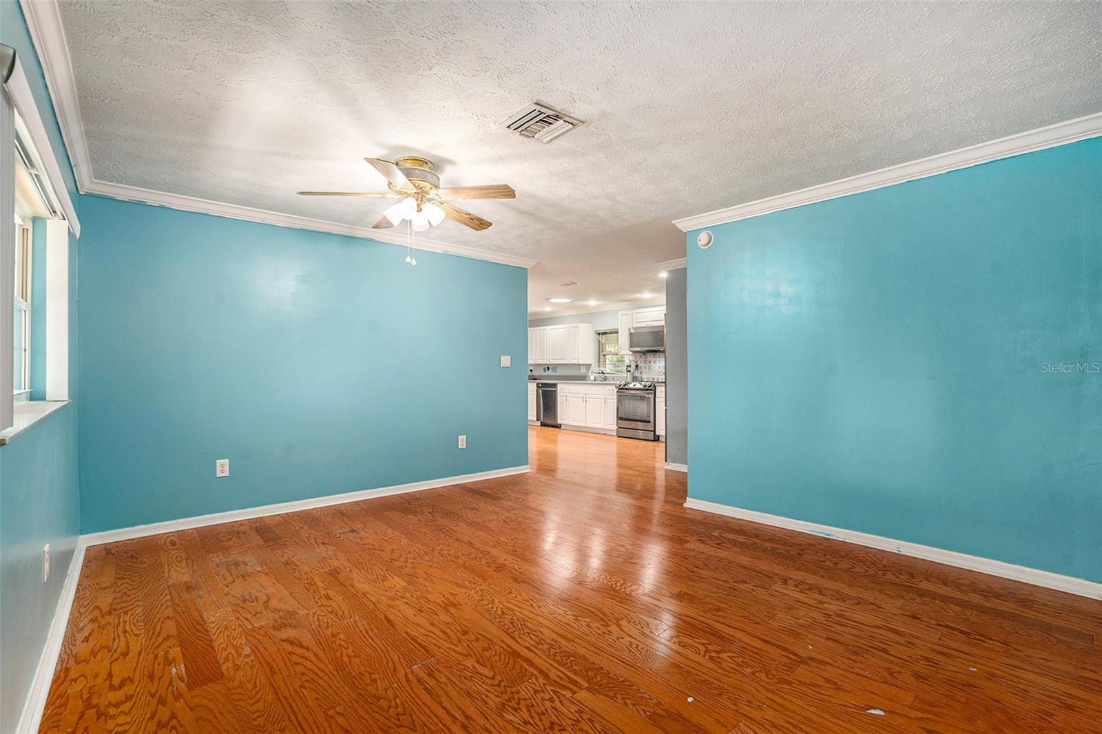 Image 16 of 30 For 9738 Ray Street