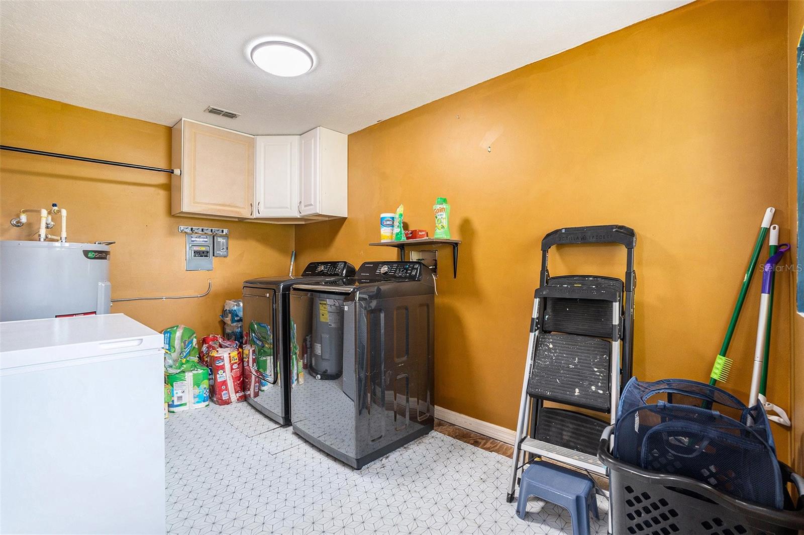 Image 22 of 30 For 9738 Ray Street