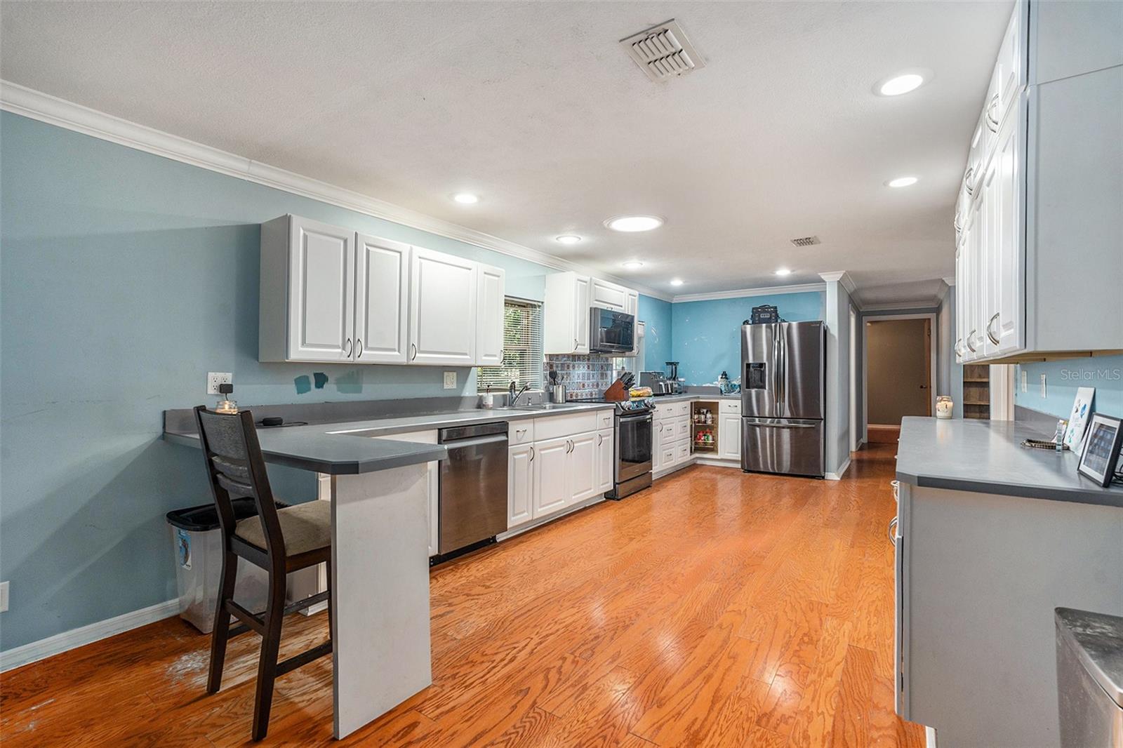 Image 8 of 30 For 9738 Ray Street