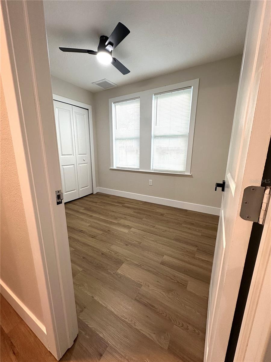 Image 12 of 60 For 918 Lambright Street