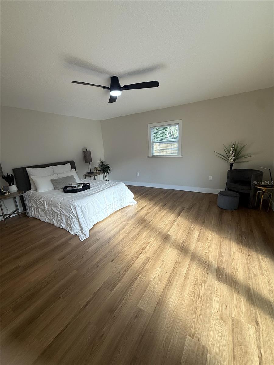 Image 23 of 60 For 918 Lambright Street