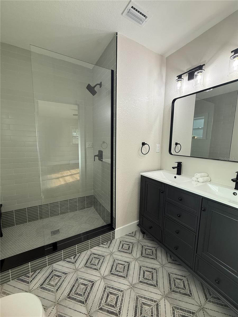 Image 24 of 60 For 918 Lambright Street