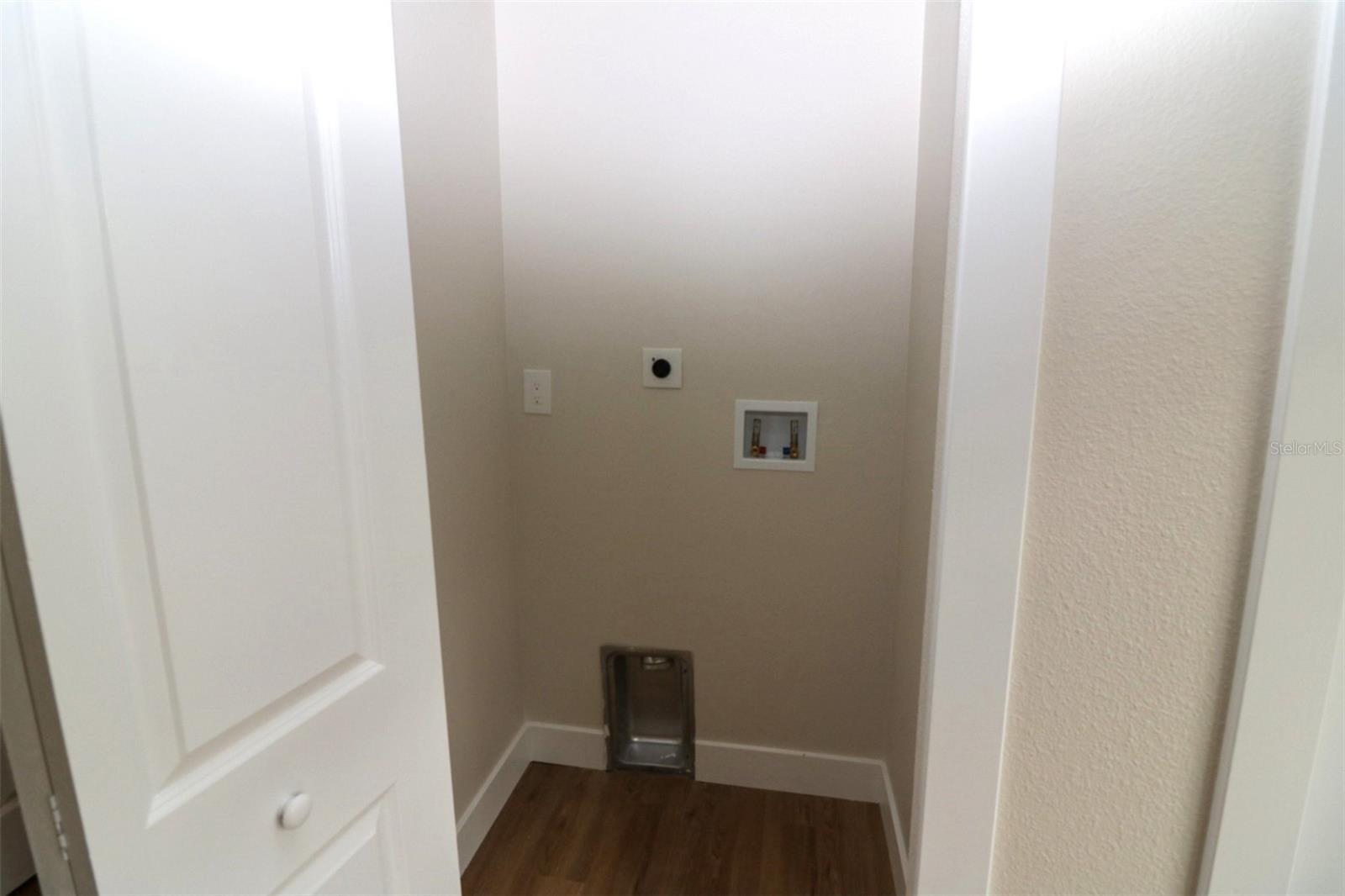 Image 28 of 60 For 918 Lambright Street