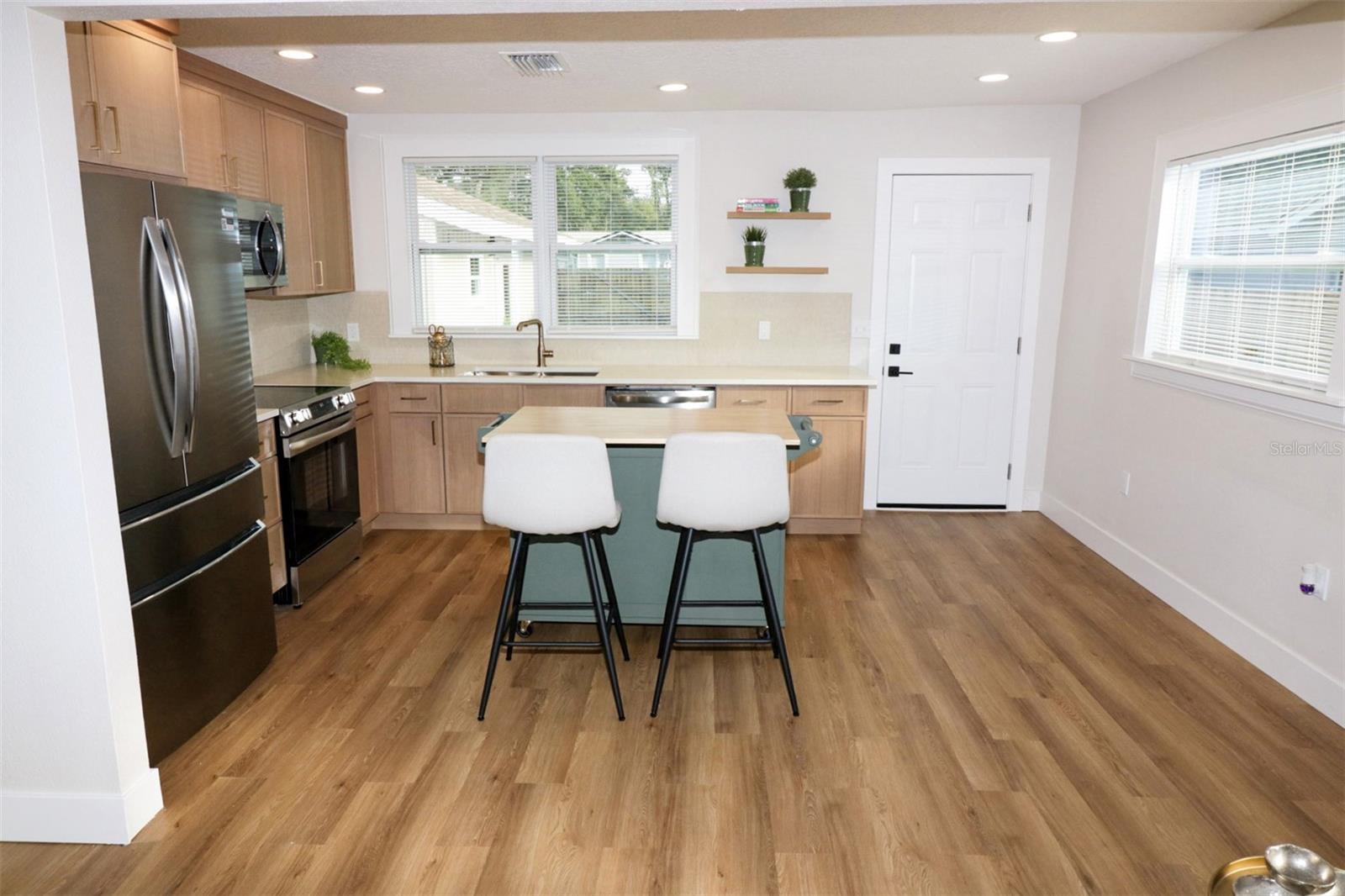 Image 6 of 60 For 918 Lambright Street