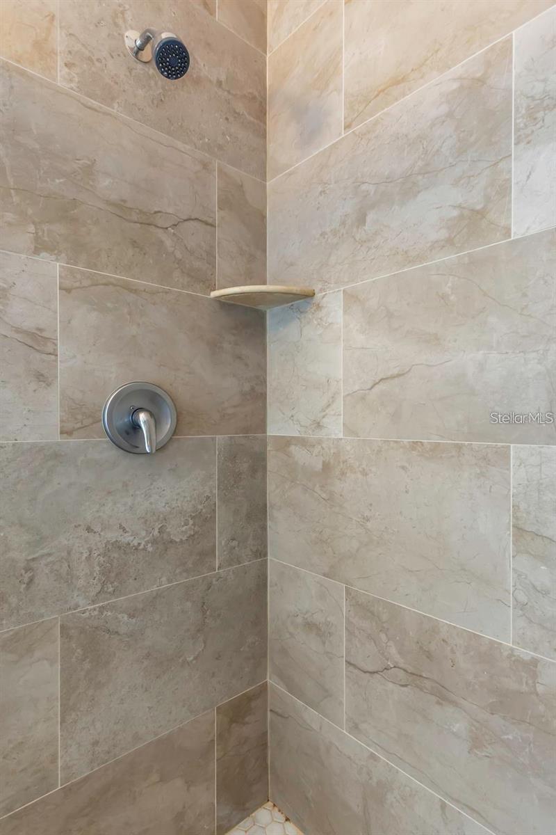 Image 17 of 44 For 206 Himes Avenue