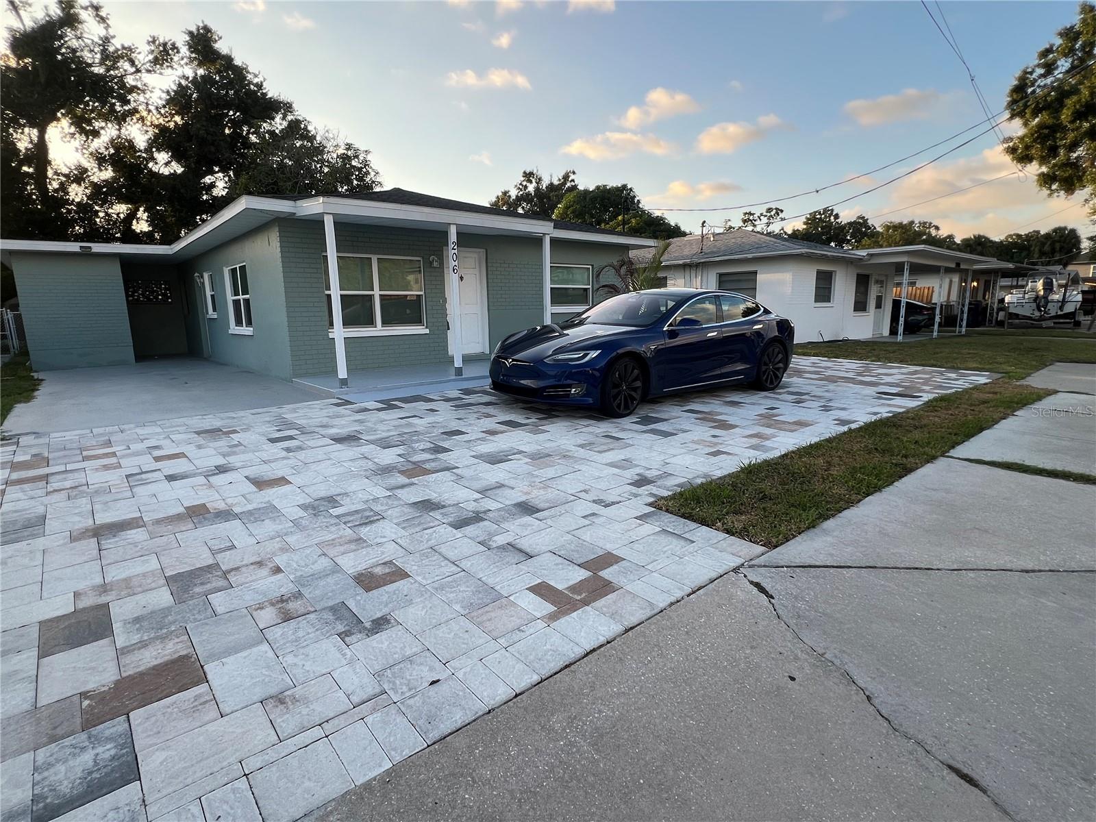 Image 2 of 44 For 206 Himes Avenue