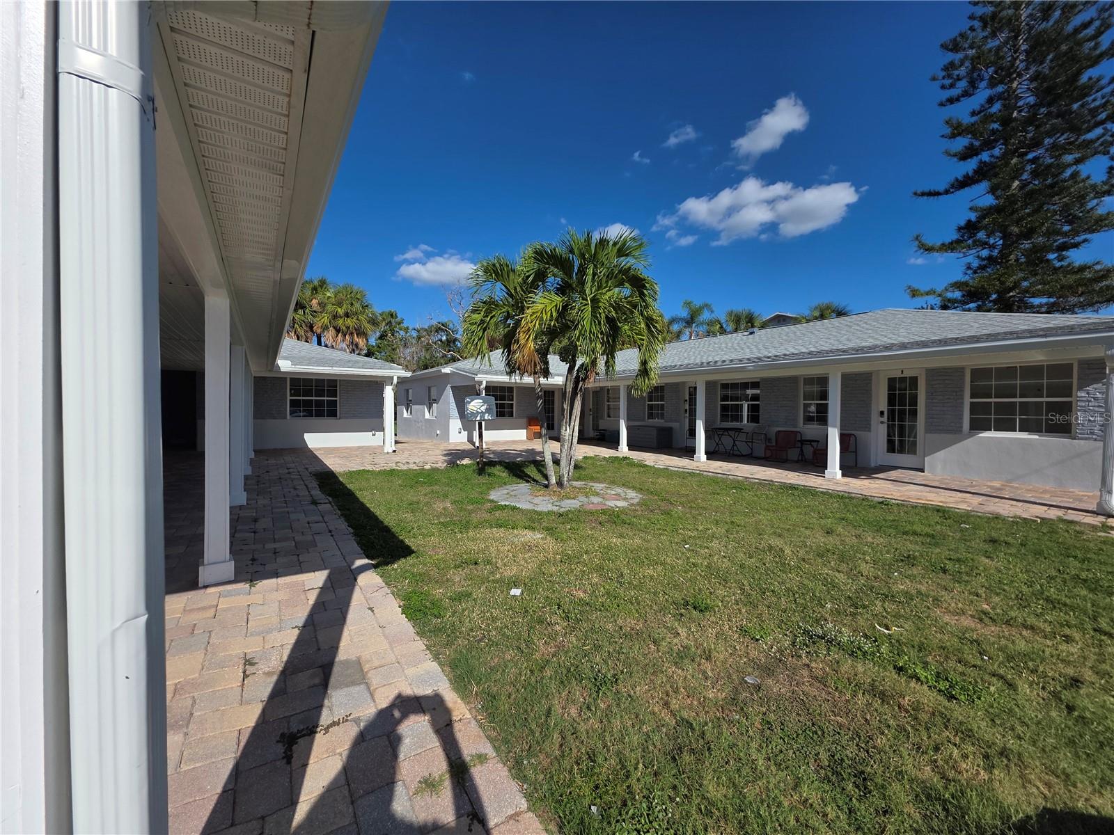 Image 5 of 19 For 14225 Palm Street 2