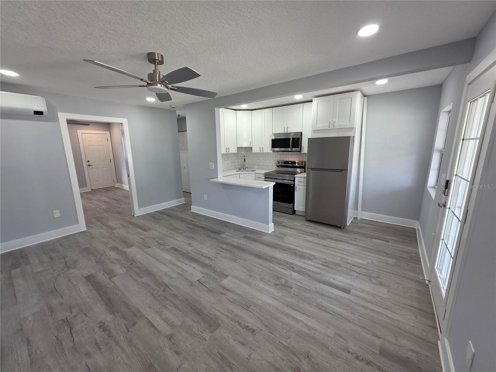 Image 8 of 19 For 14225 Palm Street 2