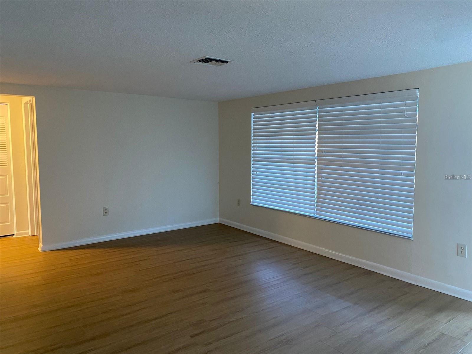 Image 5 of 23 For 7611 Summertree Lane