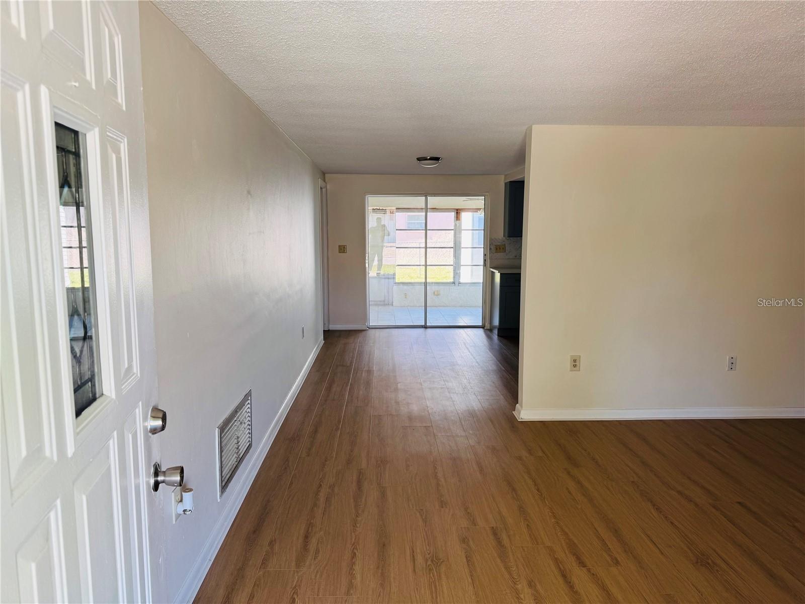 Image 8 of 23 For 7611 Summertree Lane