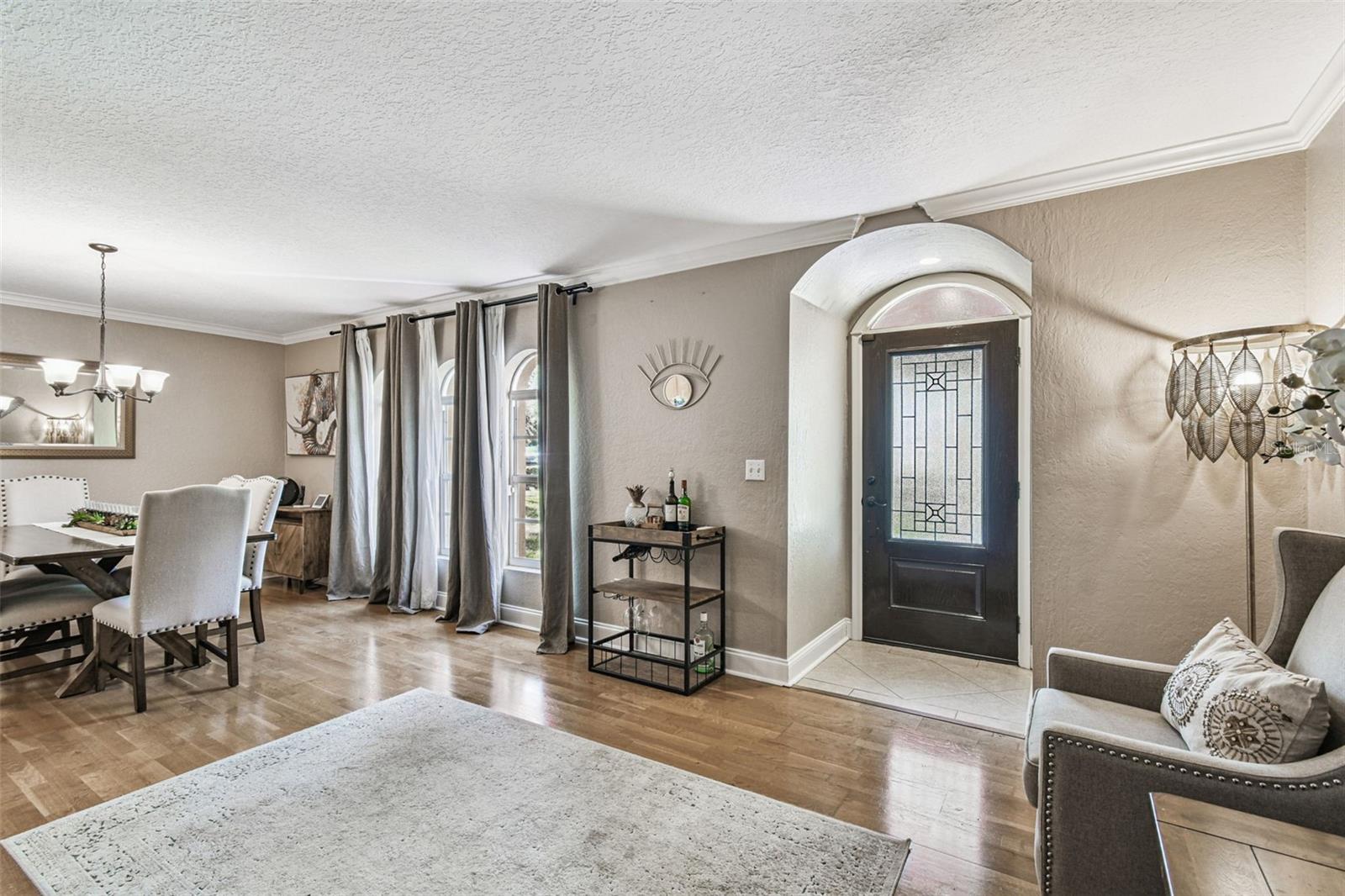 Listing photo id 8 for 207 Willowick Avenue