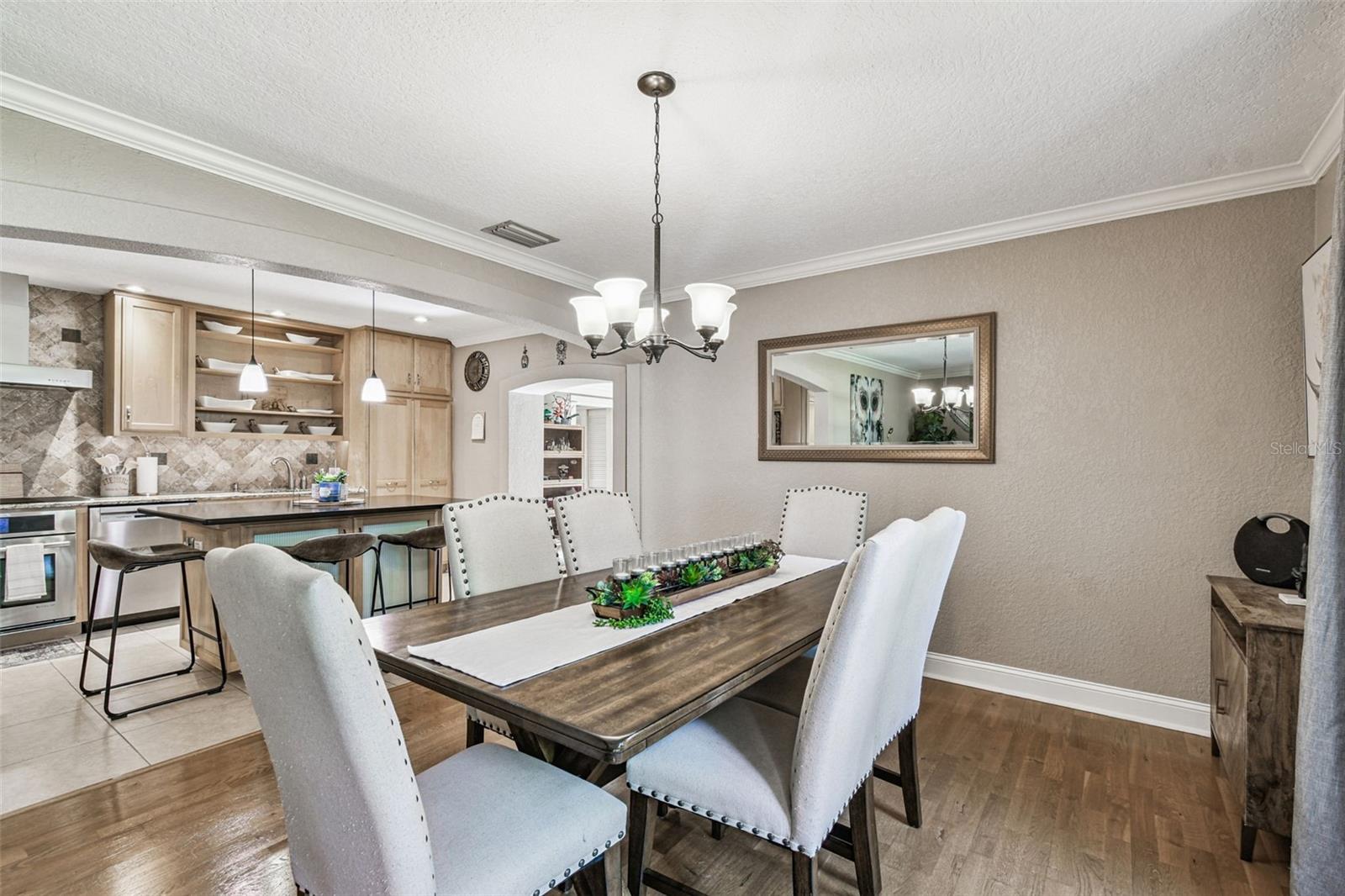 Listing photo id 12 for 207 Willowick Avenue