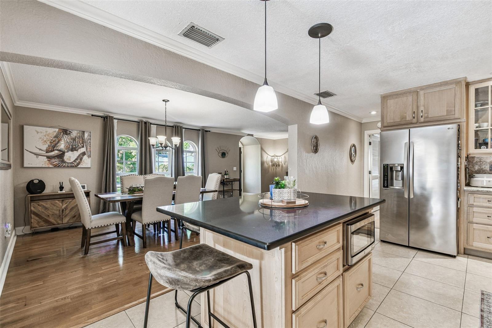 Listing photo id 13 for 207 Willowick Avenue