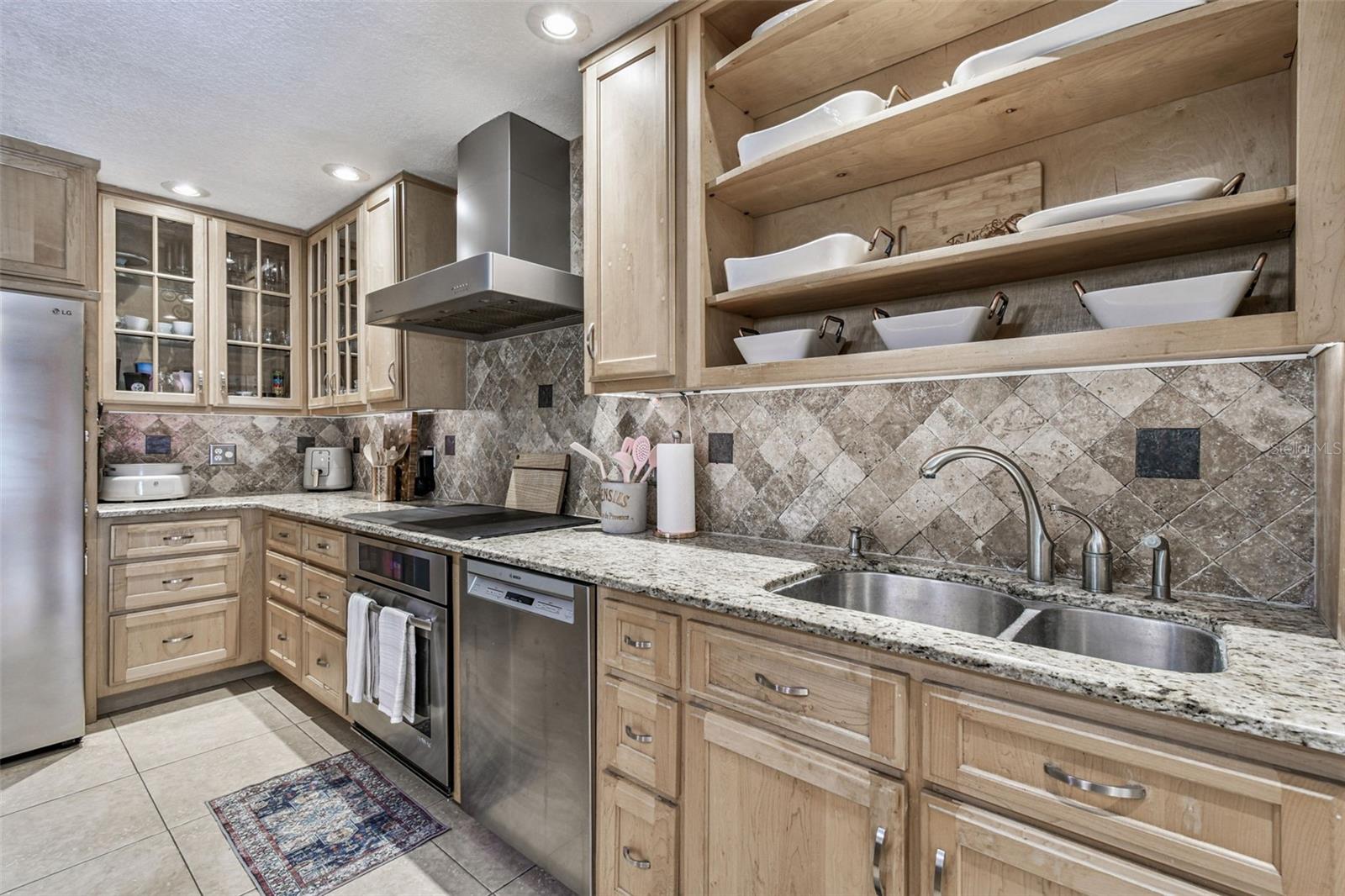 Listing photo id 15 for 207 Willowick Avenue