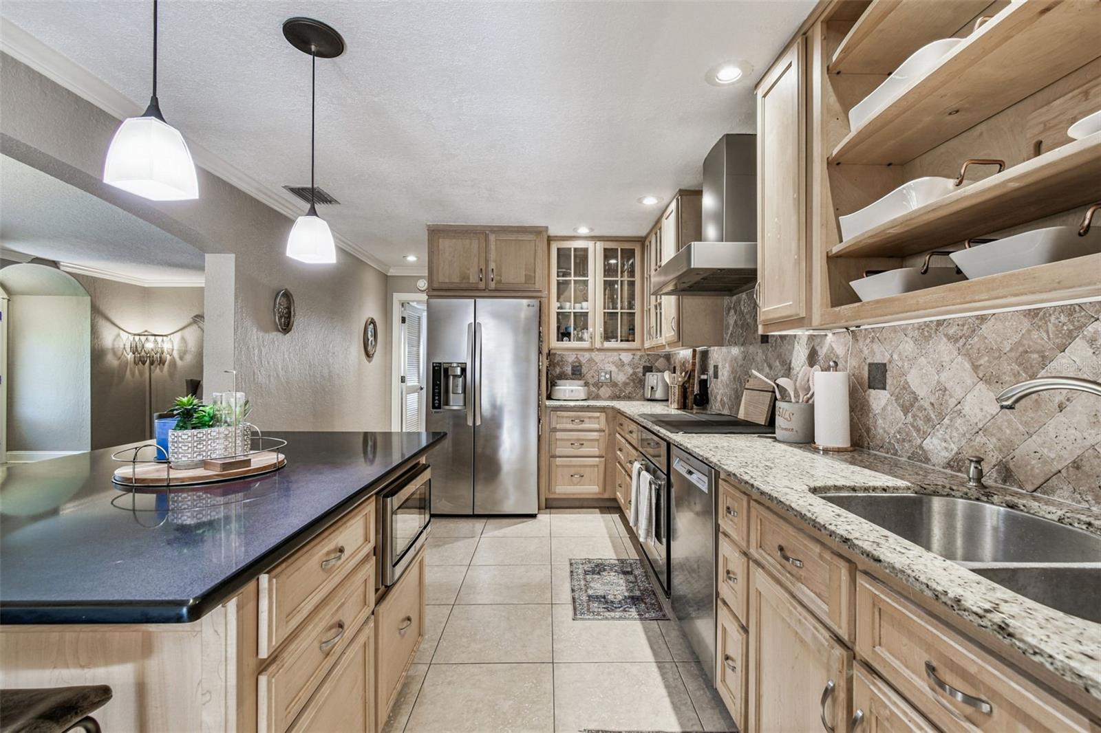 Listing photo id 17 for 207 Willowick Avenue