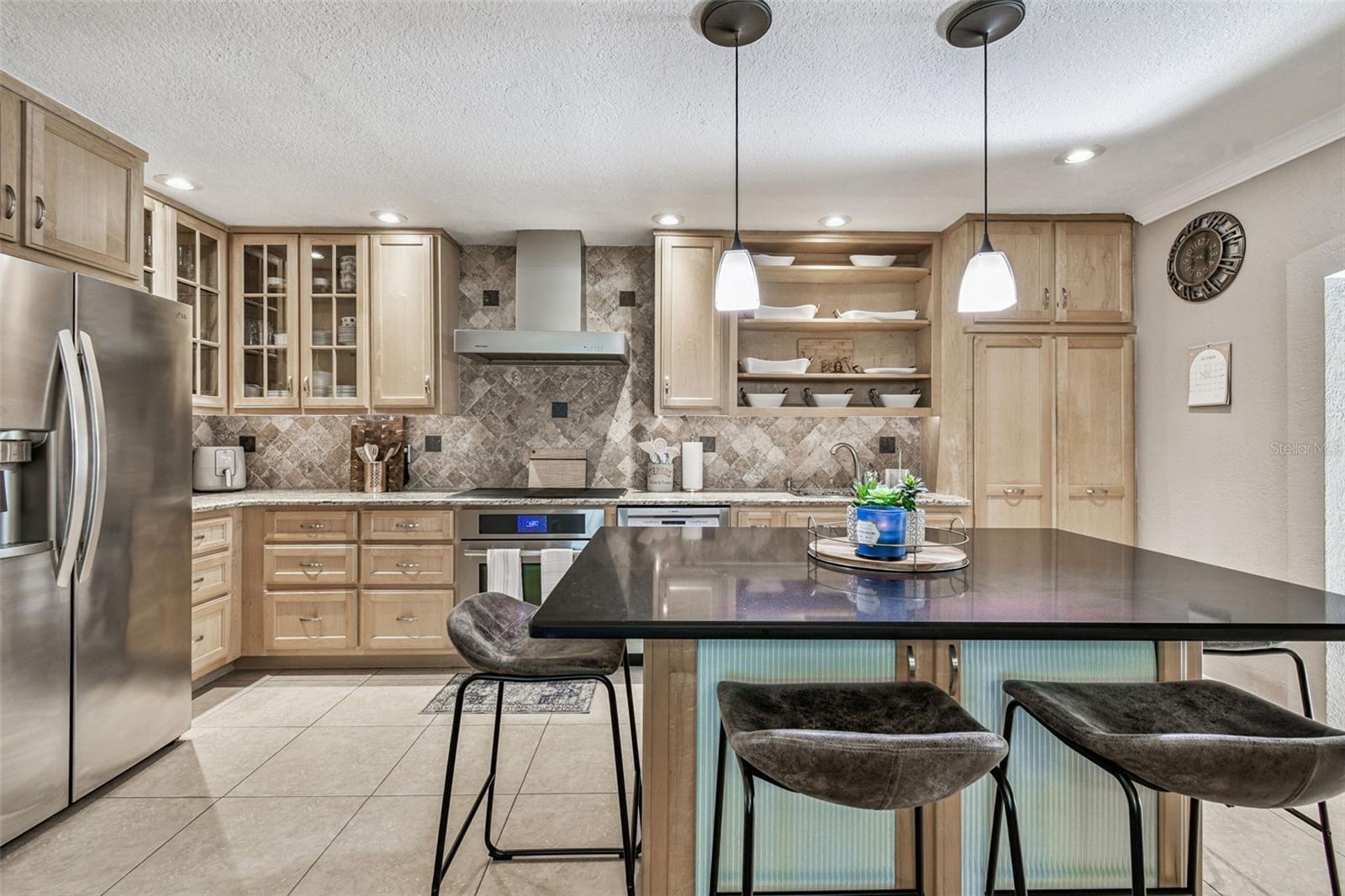 Listing photo id 0 for 207 Willowick Avenue