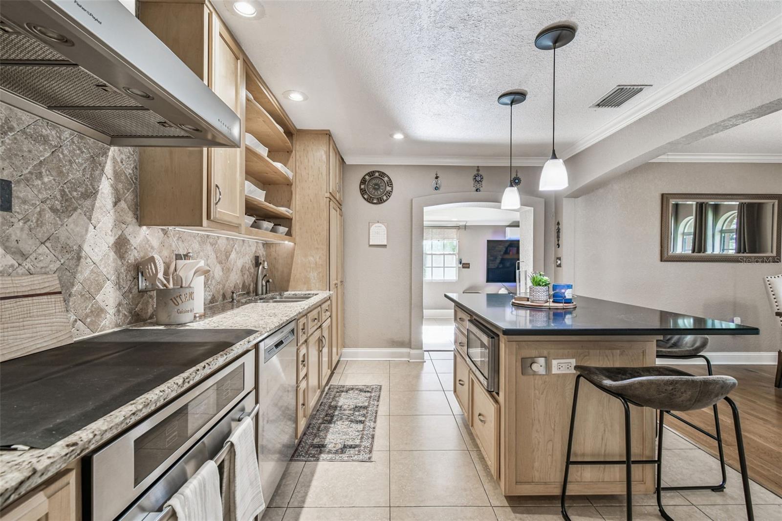 Listing photo id 19 for 207 Willowick Avenue