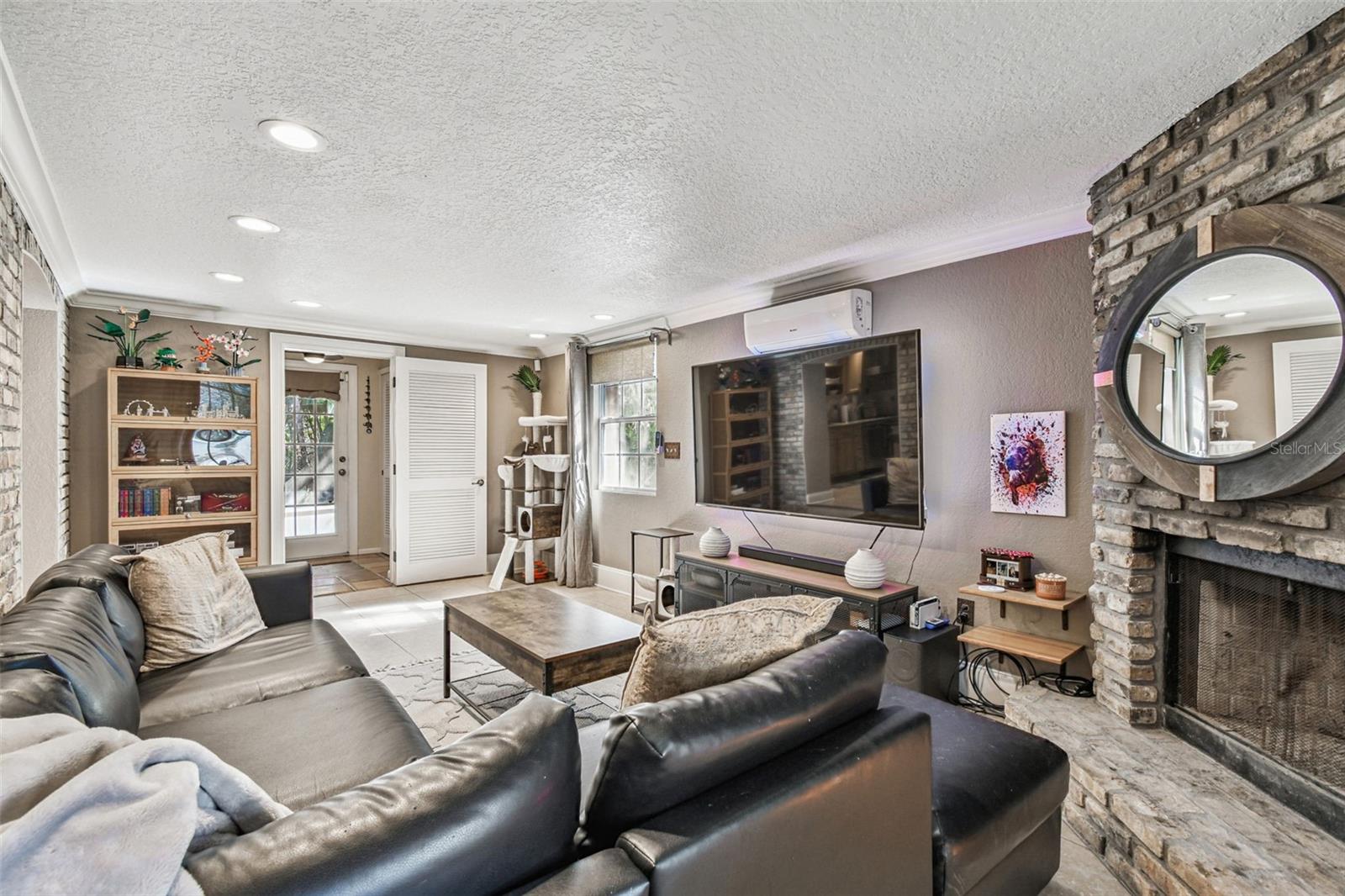 Listing photo id 20 for 207 Willowick Avenue