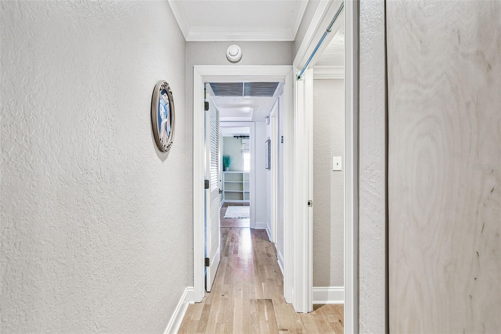 Listing photo id 23 for 207 Willowick Avenue