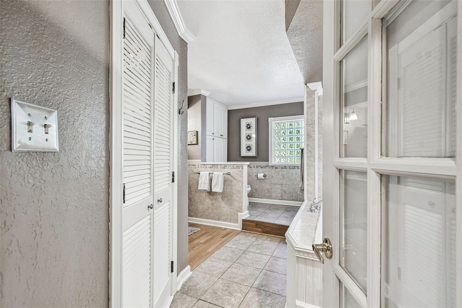 Listing photo id 27 for 207 Willowick Avenue