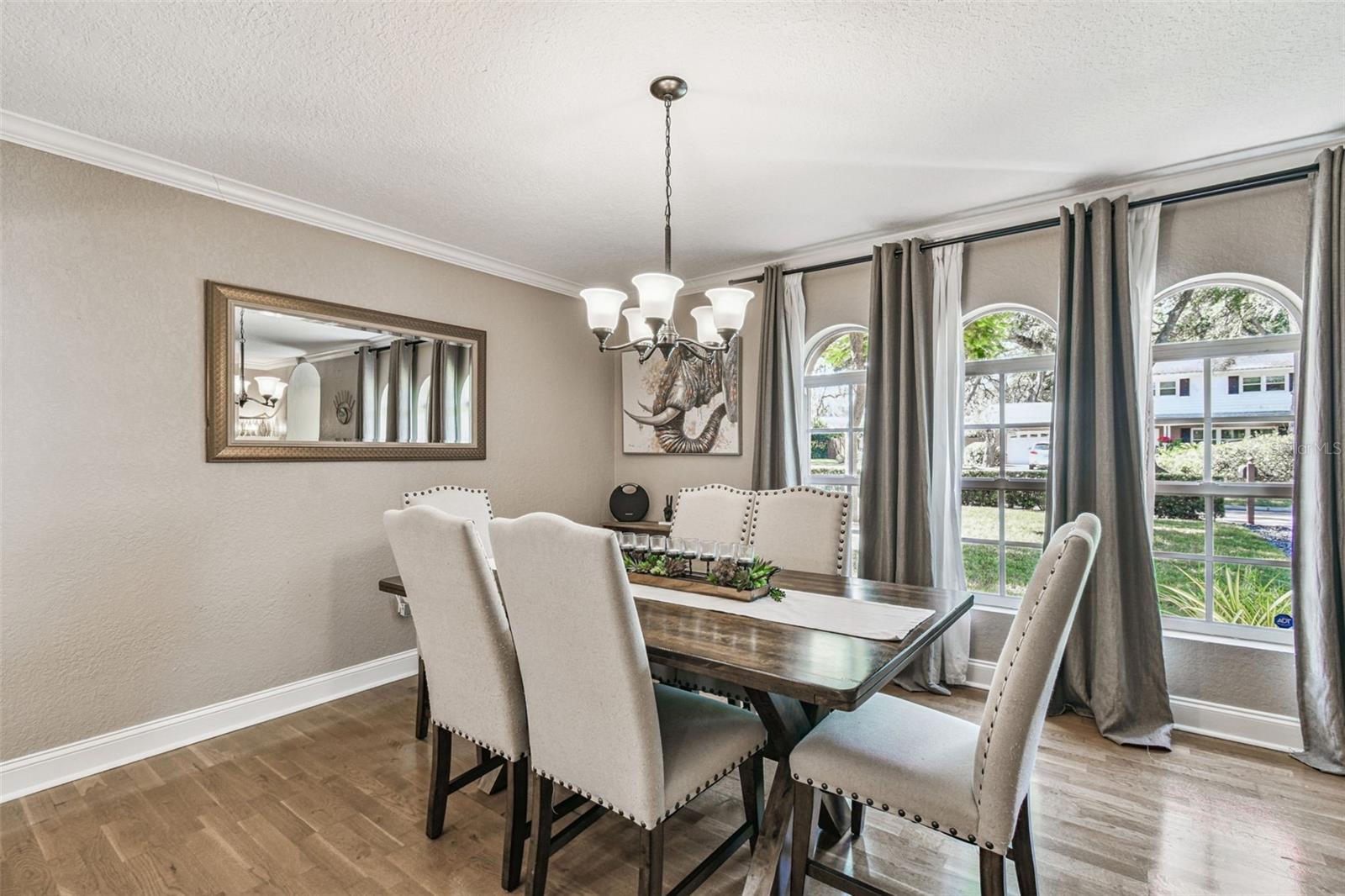 Listing photo id 1 for 207 Willowick Avenue