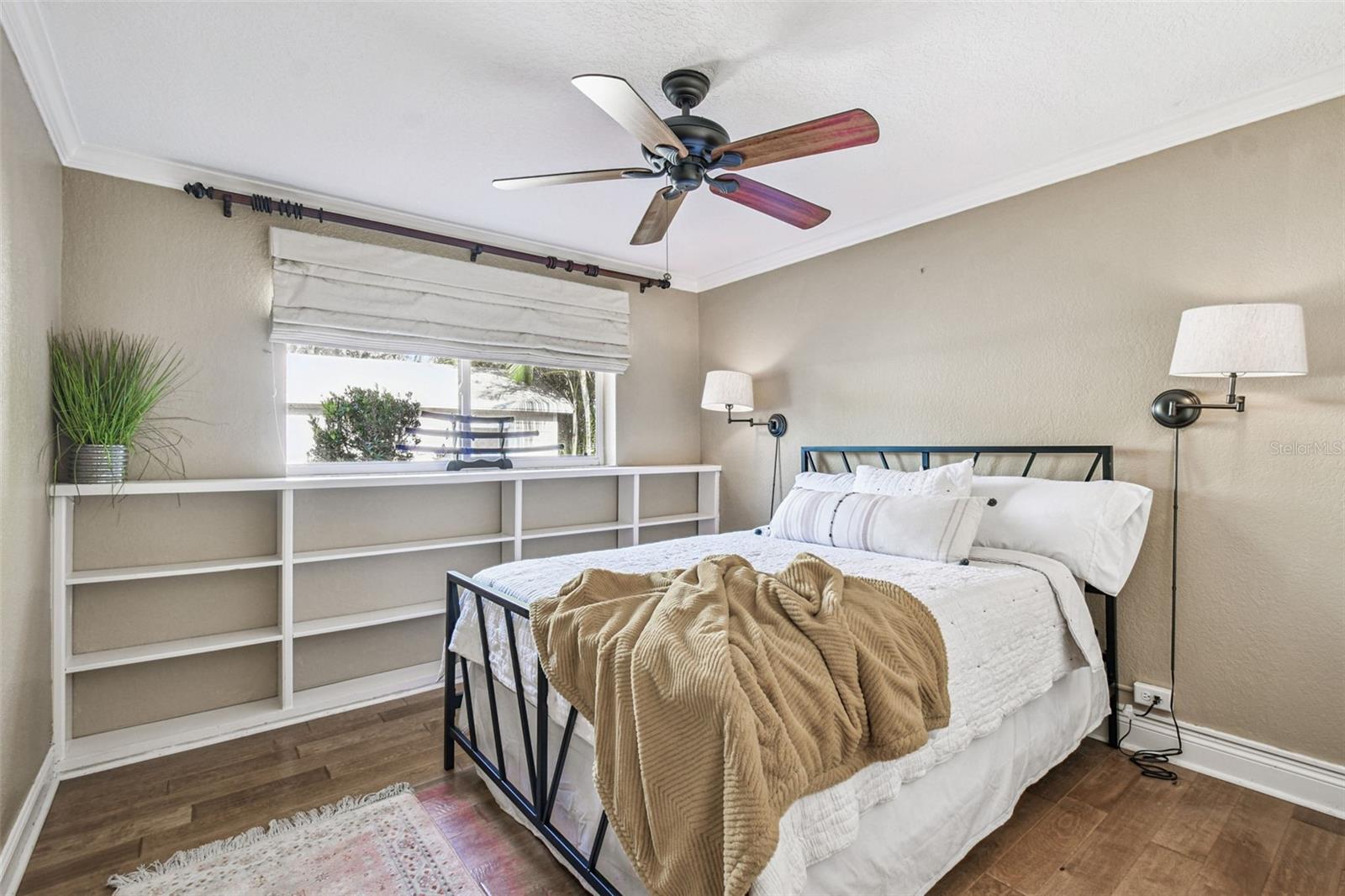 Listing photo id 32 for 207 Willowick Avenue