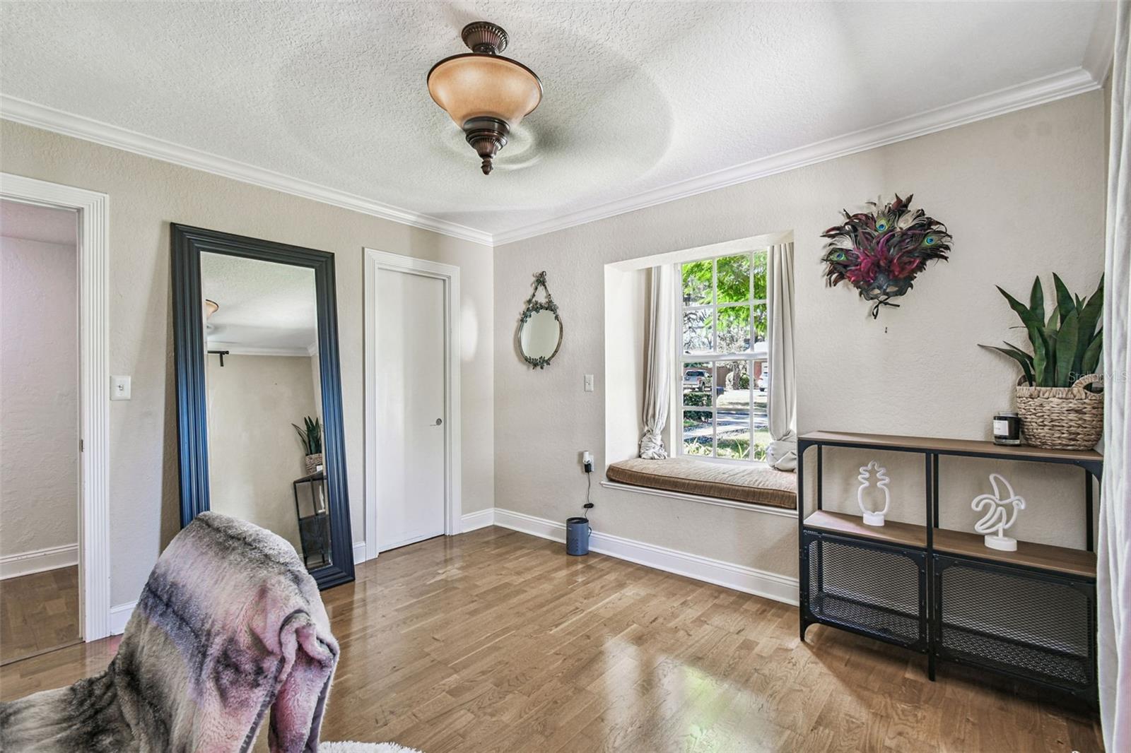 Listing photo id 36 for 207 Willowick Avenue