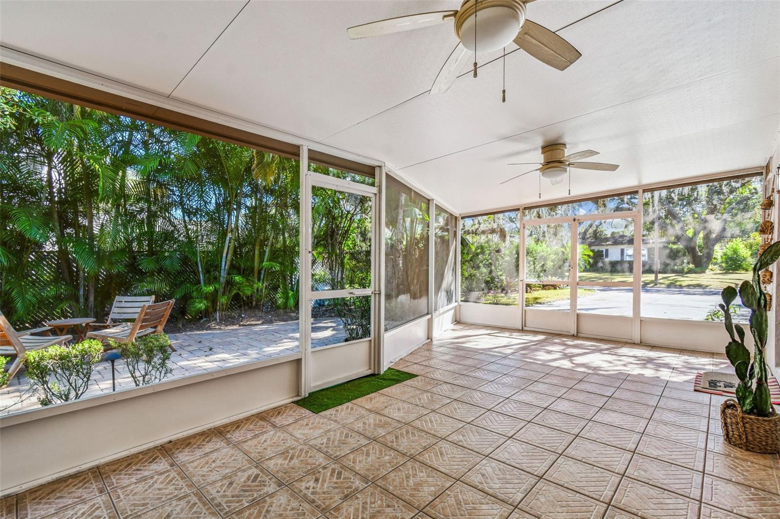 Listing photo id 39 for 207 Willowick Avenue